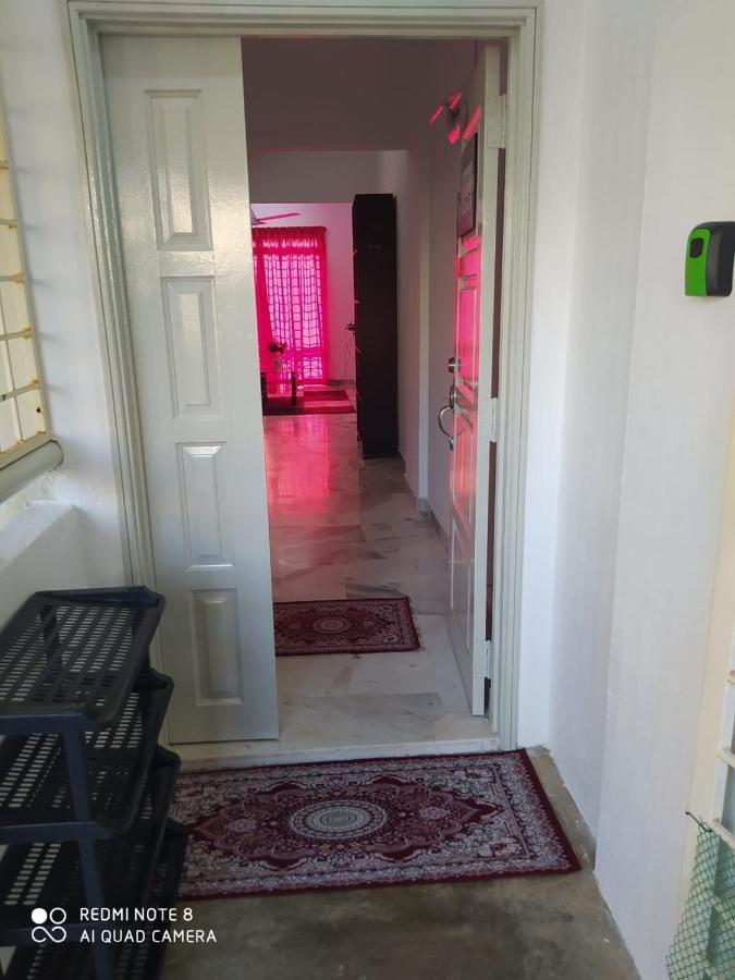 Pd Laguna Homestay Red Порт-Діксон Екстер'єр фото